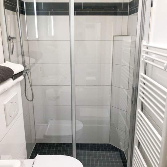 Toilette & Dusche